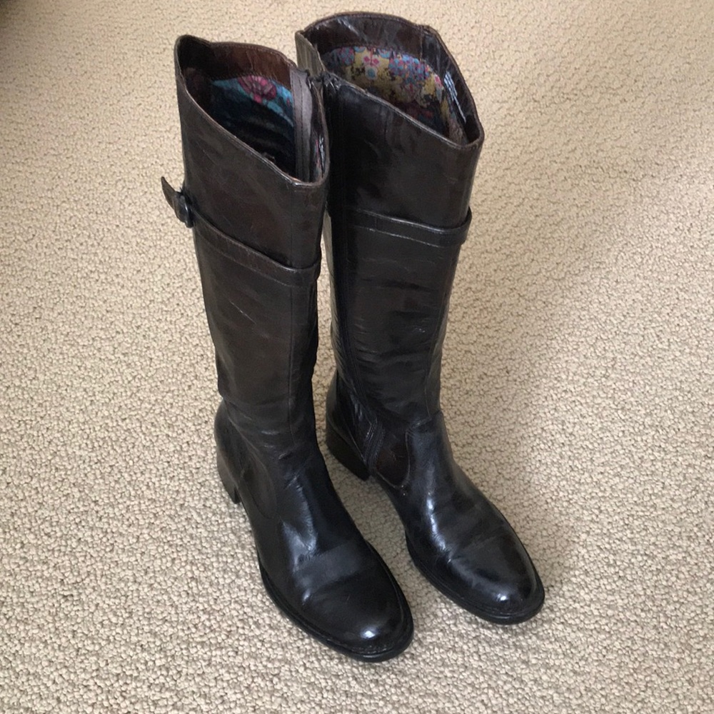 Born boots. Super soft & comfortable Woman’s boots